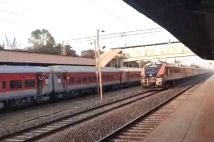 The first Vande Bharat sleeper train will run between Guwahati and Kolkata.