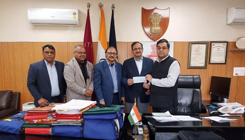 Relief worth two lakh rupees will reach the poor through the Red Cross: DC