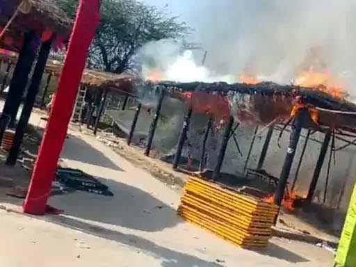 A fire broke out in a hut at the Surajkund Mela complex due to a spark from a machine.