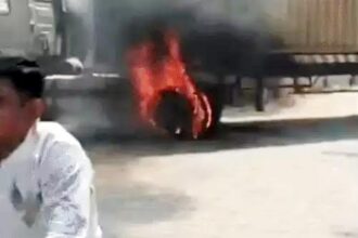 Container tyres caught fire, driver saved his life by jumping from the cabin