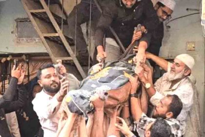 Husband, wife and son died due to geyser gas: Carbon monoxide gas killed them.