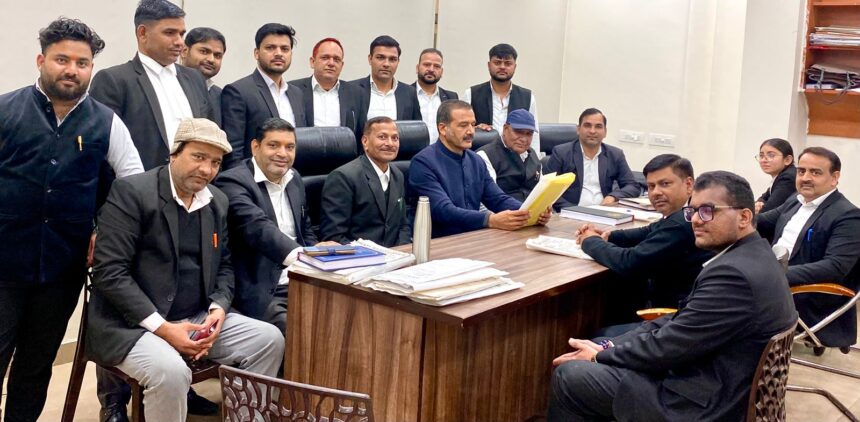 A meeting was held at the Lawyers Chamber, Sector-12, Faridabad regarding the frequent beatings and attacks on lawyers.