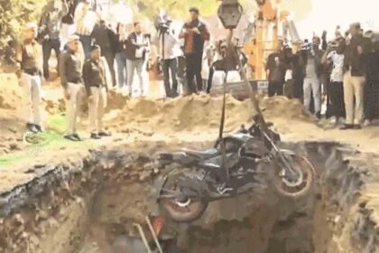 Delhi biker death case: No barricades or lights at pothole site