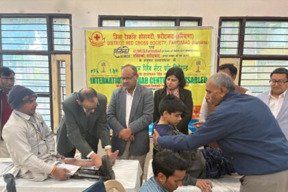 District Red Cross Society Faridabad organised a screening test to provide artificial limbs and assistive devices to the disabled and senior citizens.