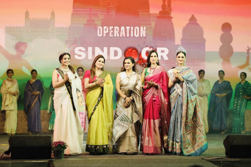 Artists dazzled at the Ek Bharat Shreshtha Bharat fashion show at the Surajkund Fair.