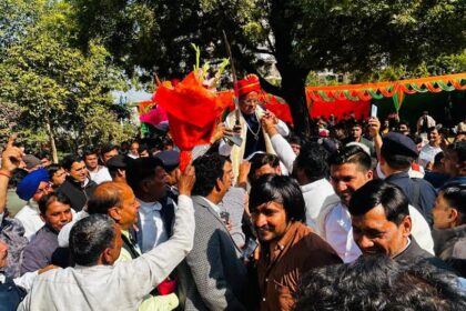 Minister Rajesh Nagar's birthday celebrated with great enthusiasm, flower shower from helicopter