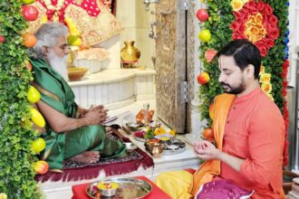 Swami Shri Purushottamacharya Ji Maharaj gave the message of meditation and resolution during Chaitra Navratri.