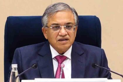 The Chief Election Commissioner said that the names of eligible voters will not be deleted.