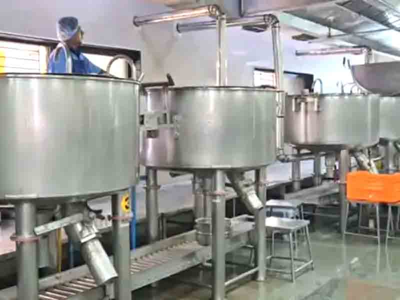 Sai Baba Trust in Shirdi is saving 200 kg of gas daily: Solar system is cooking food for 40,000 devotees daily.