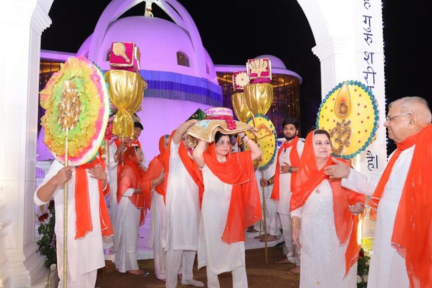 A huge procession was taken out on the eve of Ram Navami Yagna Mahotsav at Satyug Darshan Vasundhara.