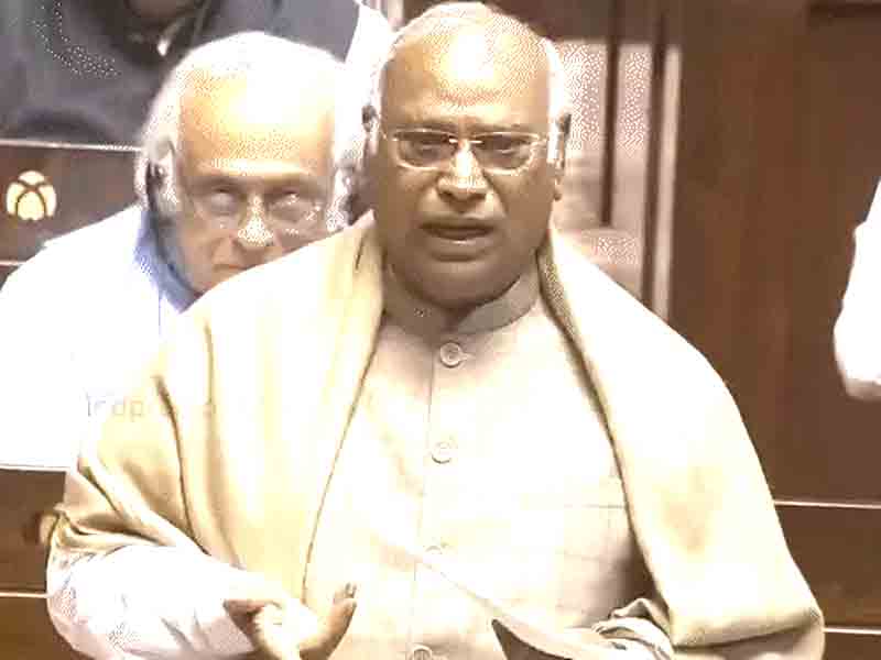 Kharge said on Deve Gowda - love me, marry Modiji