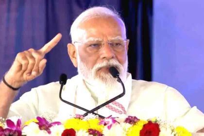 On the presidential controversy, Modi said – the public will teach Mamata a lesson