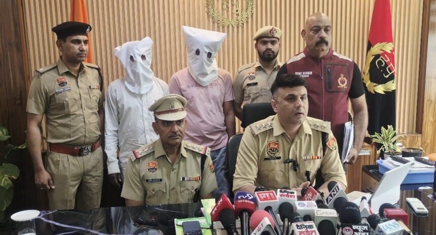 The main accused in the Sarurpur gold robbery was arrested after an encounter. He had been absconding since the 64 lakh rupee robbery.