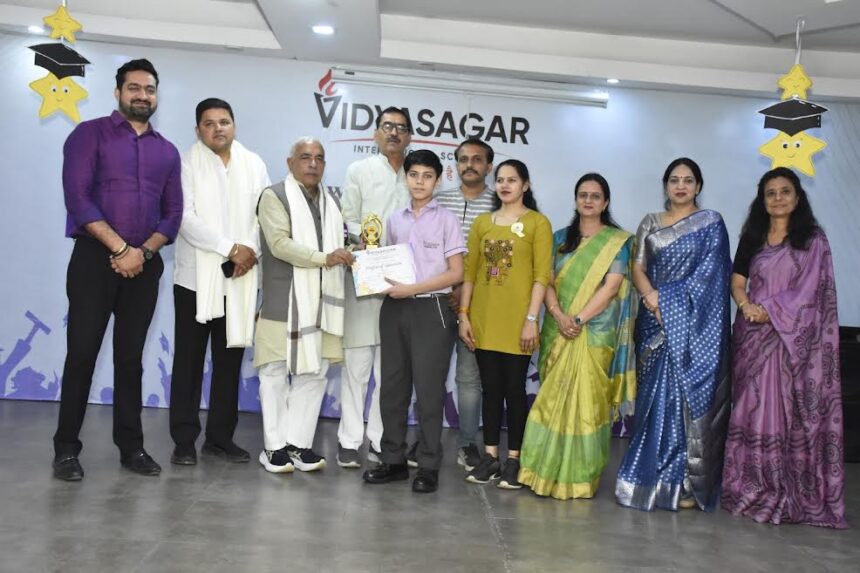 Vidyasagar International School is inculcating good values ​​in children: Tipparchand Sharma