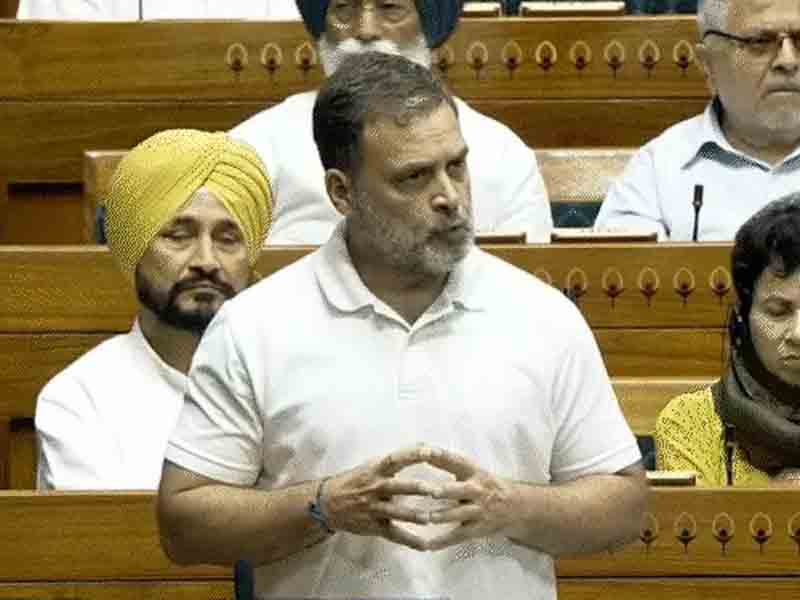 Rahul said – Petroleum Minister called Epstein a friend