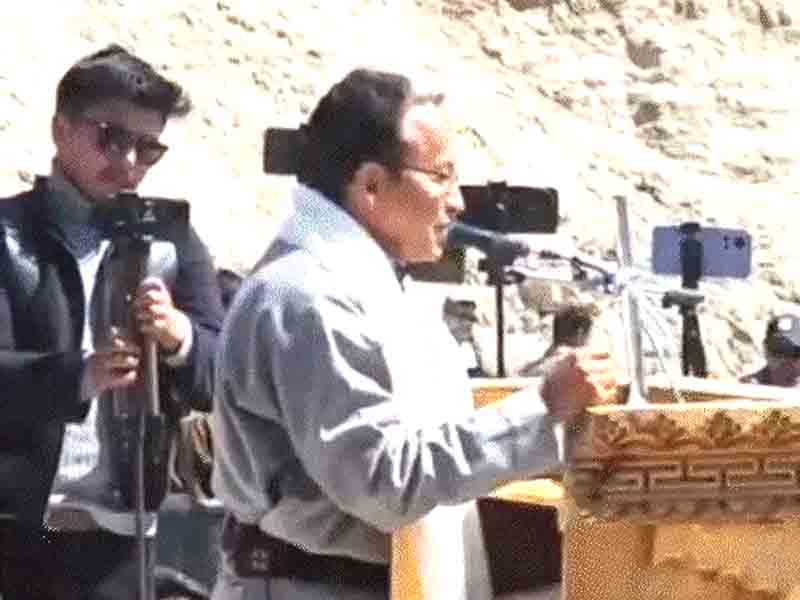 Sonam Wangchuk arrives in Leh after 6 months: welcomed by thousands