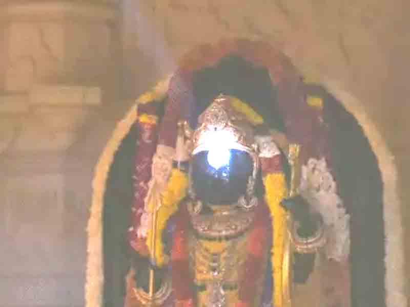 Surya Tilak for Ramlala, rays fell on the forehead for 4 minutes: Abhishek with Panchamrit