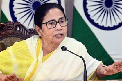 Mamata Banerjee's protest continues for the second day; she remained at the protest site throughout the night.