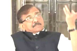 Raut said – Modi ji, now pick up your bag and go away.