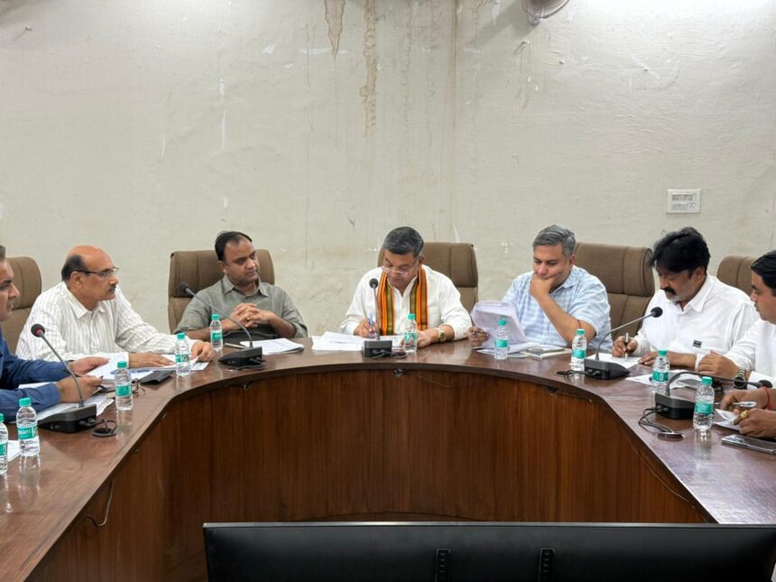 MLA of NIT Assembly Constituency Satish Fagna today held a review meeting of development works with Municipal Commissioner Dhirendra Khadagta and other officials in the conference hall of the Municipal Corporation.