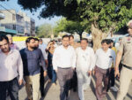 DC Ayush Sinha visited Ballabhgarh grain market and inspected the arrangements.