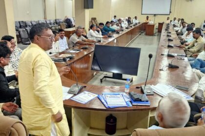 Meeting of Sarva Karamchari Sangh and Nagar Palika Karmachari Sangh concluded, discussion took place regarding Ambedkar Jayanti.
