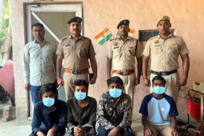 A young man who had come to meet his girlfriend was stabbed to death; five accused arrested