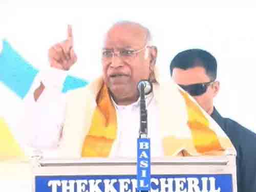 Kharge expressed regret over his statement on Gujaratis.
